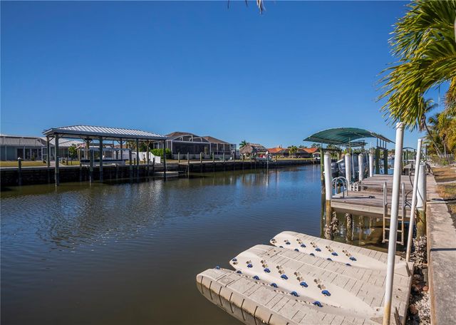 121 SINCLAIR STREET SE, Port Charlotte, FL 33952