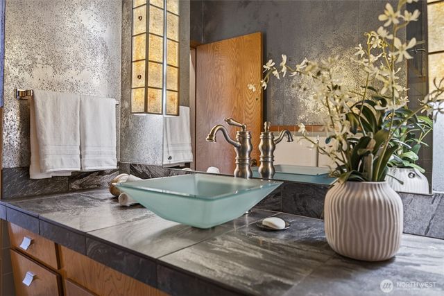 3921 25th Avenue S, Seattle, WA 98108