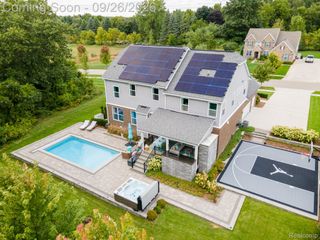 258 Westbrooke Drive, Oakland Charter Township, MI 48363