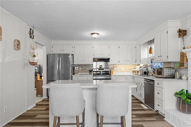 1941 Lockard AVE, Chesapeake, VA 23320