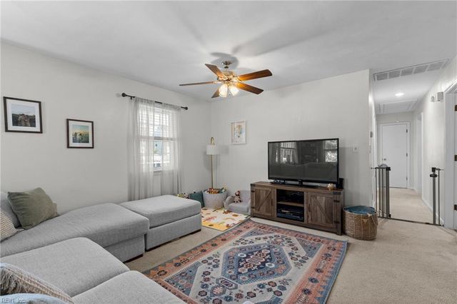 1941 Lockard AVE, Chesapeake, VA 23320