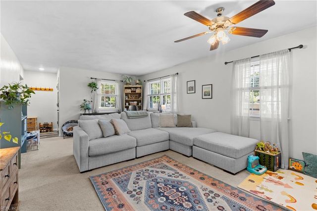 1941 Lockard AVE, Chesapeake, VA 23320