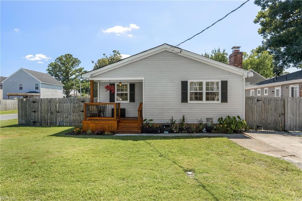 1941 Lockard AVE, Chesapeake, VA 23320