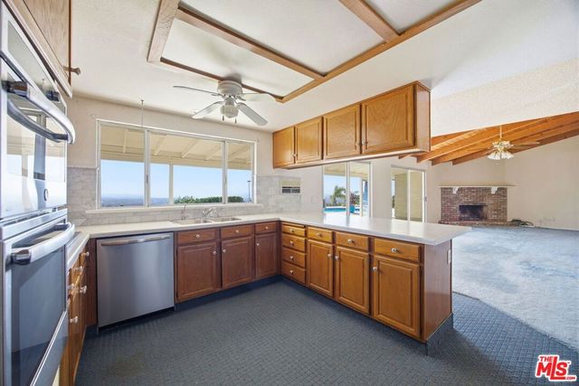 25945 Fran Lou Drive, Moreno Valley, CA 92557