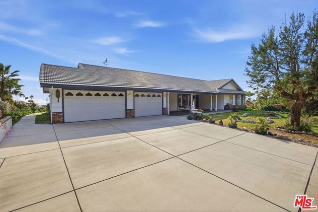 25945 Fran Lou Drive, Moreno Valley, CA 92557