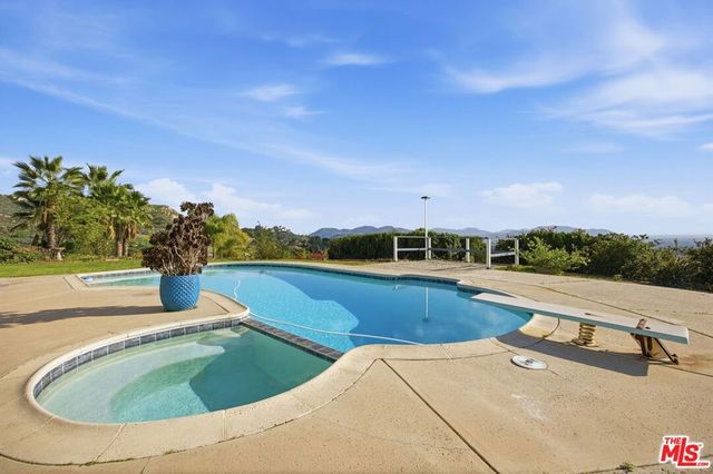 25945 Fran Lou Drive, Moreno Valley, CA 92557