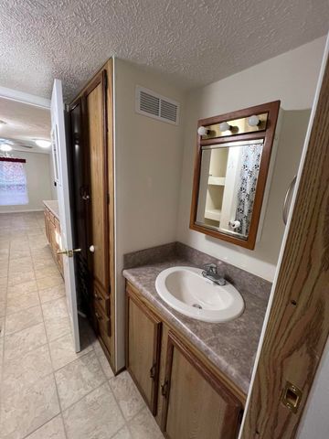 16 Temple Lane, Branson West, MO 65737