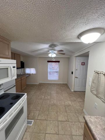 16 Temple Lane, Branson West, MO 65737