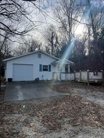 16 Temple Lane, Branson West, MO 65737