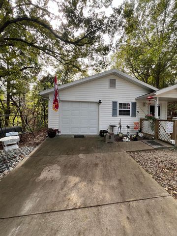 16 Temple Lane, Branson West, MO 65737