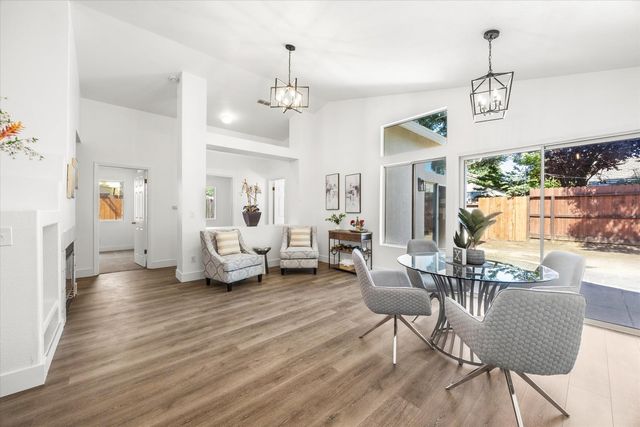 8087 Primoak Way, Elk Grove, CA 95758