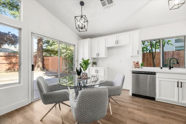 8087 Primoak Way, Elk Grove, CA 95758