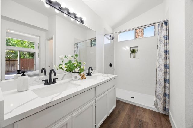 8087 Primoak Way, Elk Grove, CA 95758