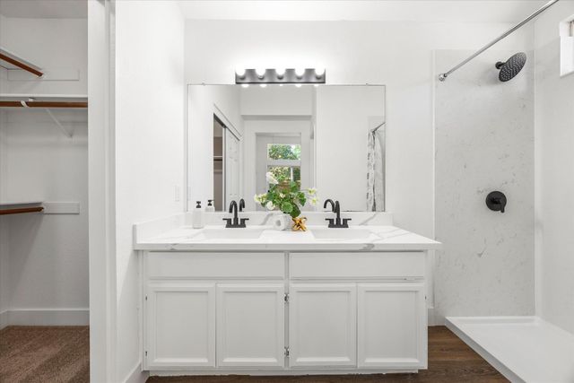 8087 Primoak Way, Elk Grove, CA 95758