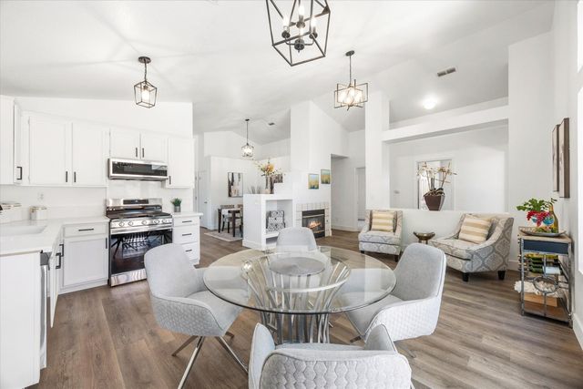 8087 Primoak Way, Elk Grove, CA 95758