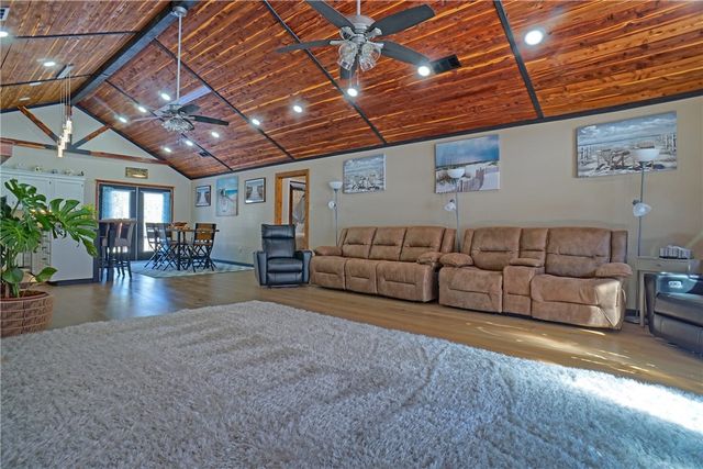 10237 Lakeridge Road, Dardanelle, AR 72834