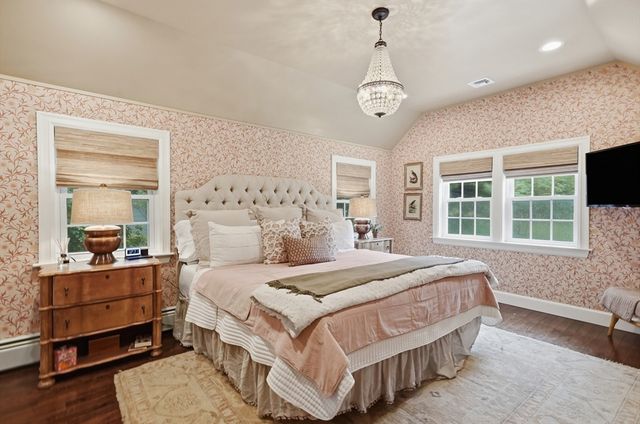 9 Tapley Rd, Lynnfield, MA 01940