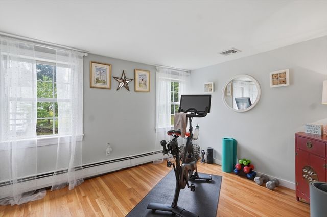 9 Tapley Rd, Lynnfield, MA 01940