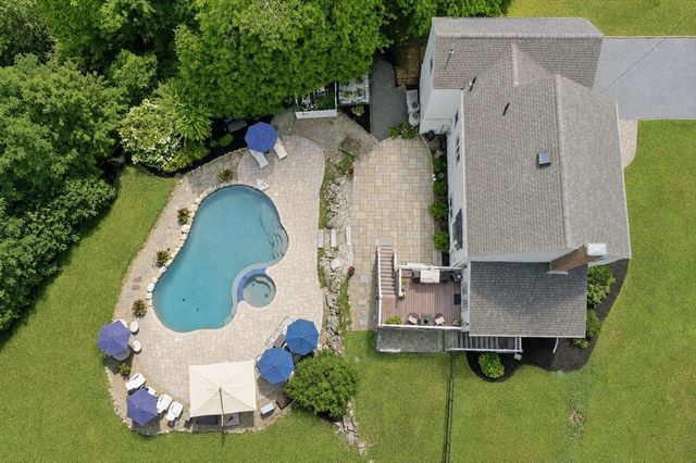 9 Tapley Rd, Lynnfield, MA 01940