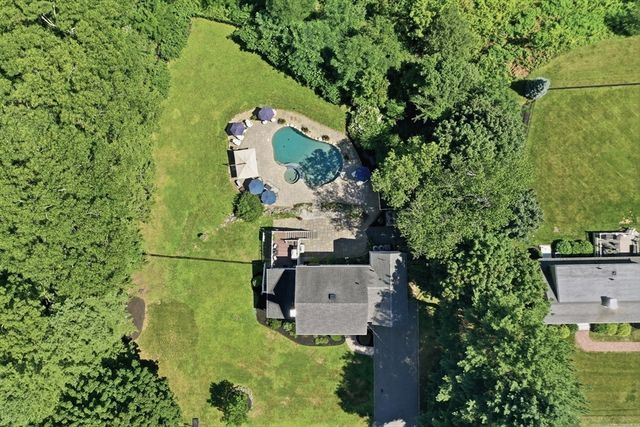 9 Tapley Rd, Lynnfield, MA 01940