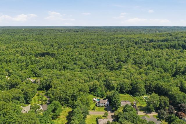 9 Tapley Rd, Lynnfield, MA 01940