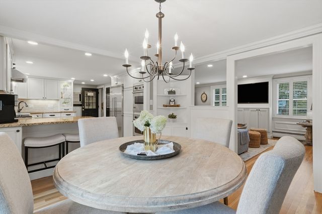 9 Tapley Rd, Lynnfield, MA 01940