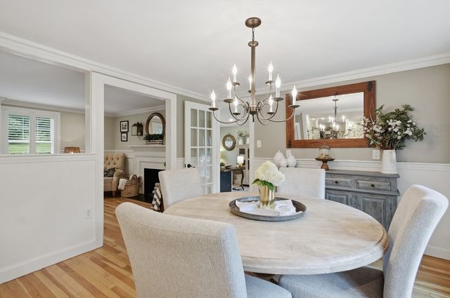9 Tapley Rd, Lynnfield, MA 01940