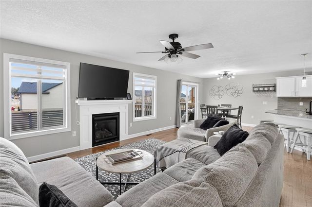 6510 Sunlight Drive, Pleasant Hill, IA 50327