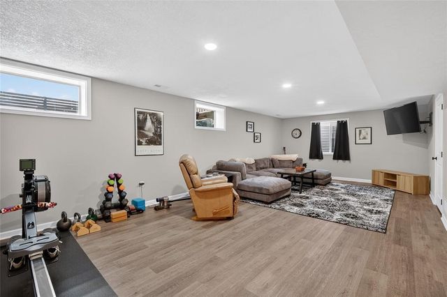 6510 Sunlight Drive, Pleasant Hill, IA 50327