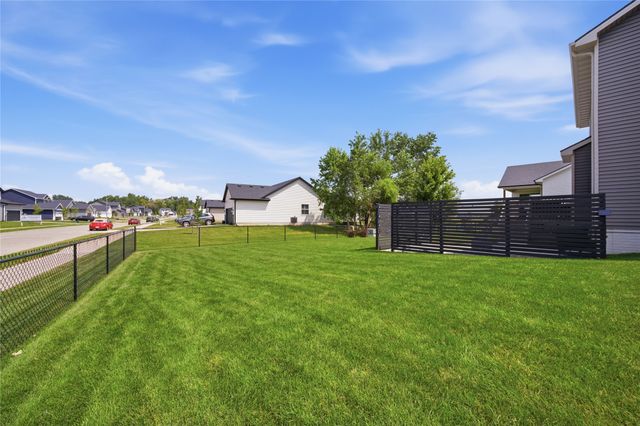 6510 Sunlight Drive, Pleasant Hill, IA 50327