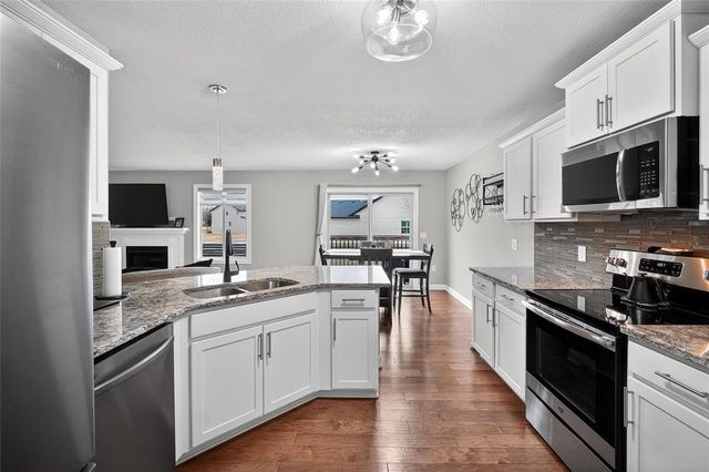 6510 Sunlight Drive, Pleasant Hill, IA 50327