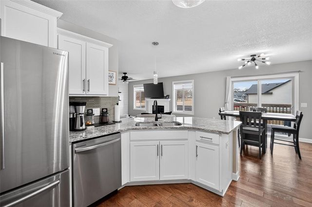 6510 Sunlight Drive, Pleasant Hill, IA 50327