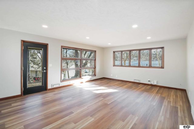 728 Eastridge Drive, Lincoln, NE 68510