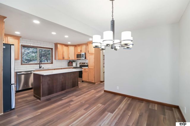 728 Eastridge Drive, Lincoln, NE 68510