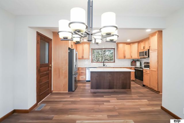 728 Eastridge Drive, Lincoln, NE 68510