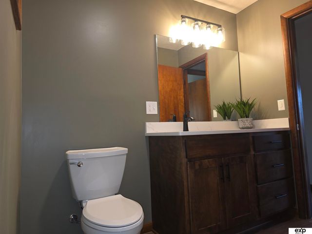 728 Eastridge Drive, Lincoln, NE 68510