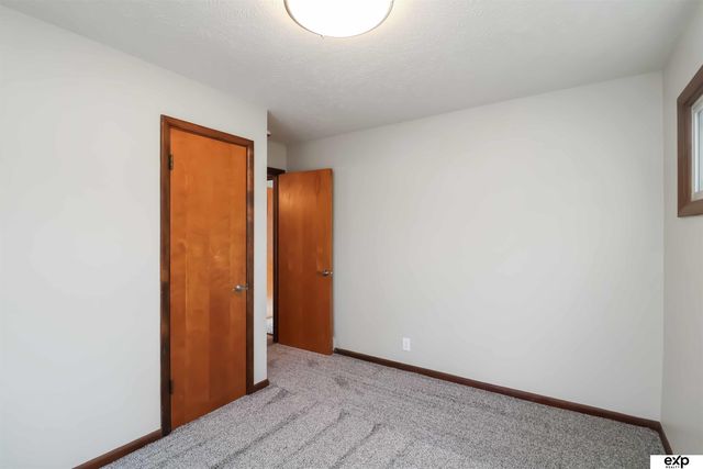 728 Eastridge Drive, Lincoln, NE 68510