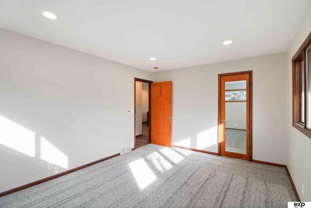 728 Eastridge Drive, Lincoln, NE 68510