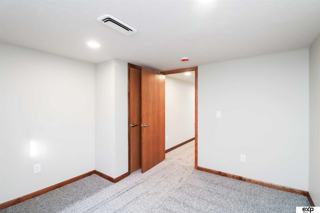 728 Eastridge Drive, Lincoln, NE 68510