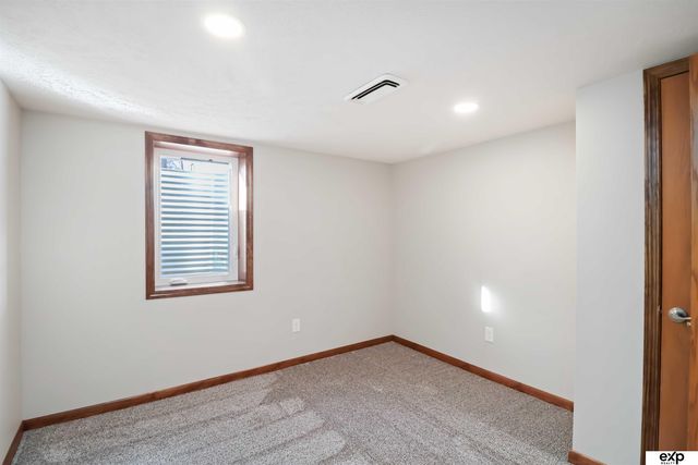 728 Eastridge Drive, Lincoln, NE 68510