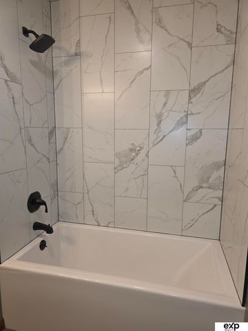 728 Eastridge Drive, Lincoln, NE 68510