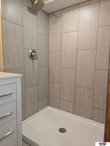 728 Eastridge Drive, Lincoln, NE 68510