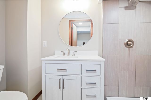 728 Eastridge Drive, Lincoln, NE 68510