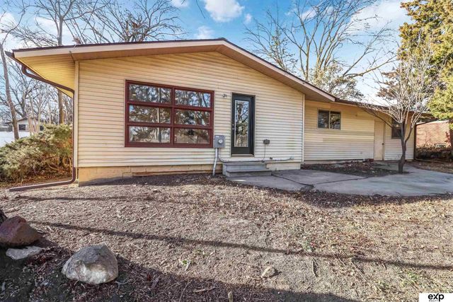 728 Eastridge Drive, Lincoln, NE 68510