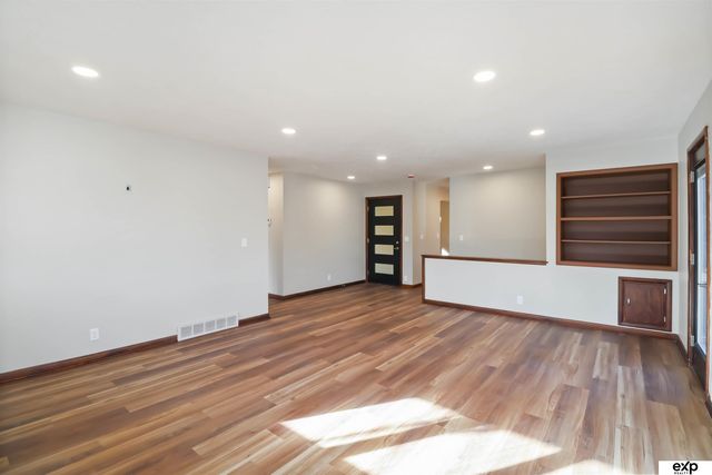 728 Eastridge Drive, Lincoln, NE 68510