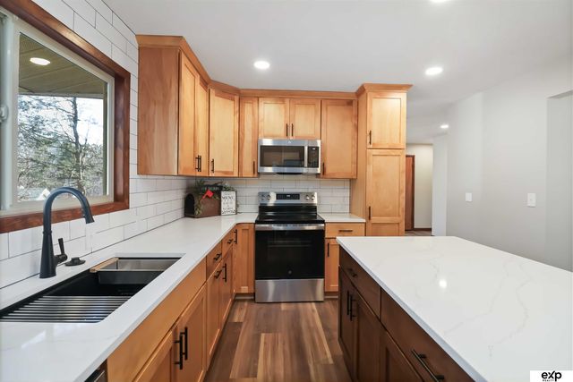 728 Eastridge Drive, Lincoln, NE 68510