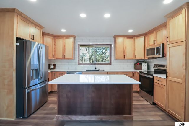 728 Eastridge Drive, Lincoln, NE 68510