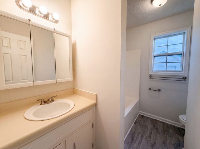 1305 Jared Ray Dr, Clarksville, TN 37042