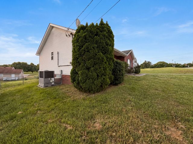 1305 Jared Ray Dr, Clarksville, TN 37042