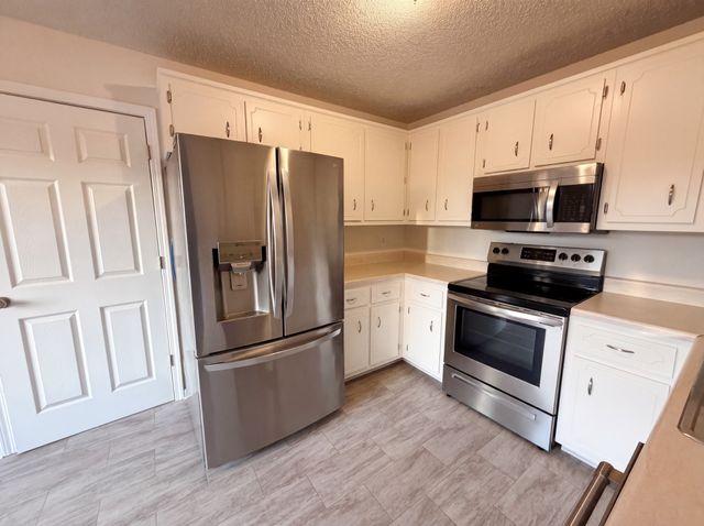 1305 Jared Ray Dr, Clarksville, TN 37042